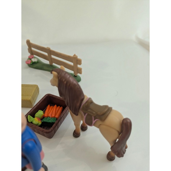 Playmobil Country Horse Paddock 5227 Playset Horses Fencing Squirrels Boxed 2012 - Picture 3 of 14